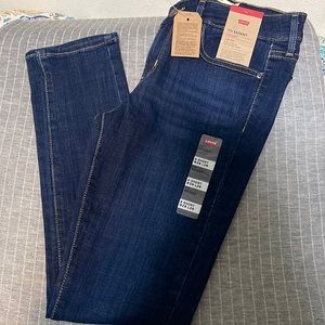 711 skinny Levi’s
